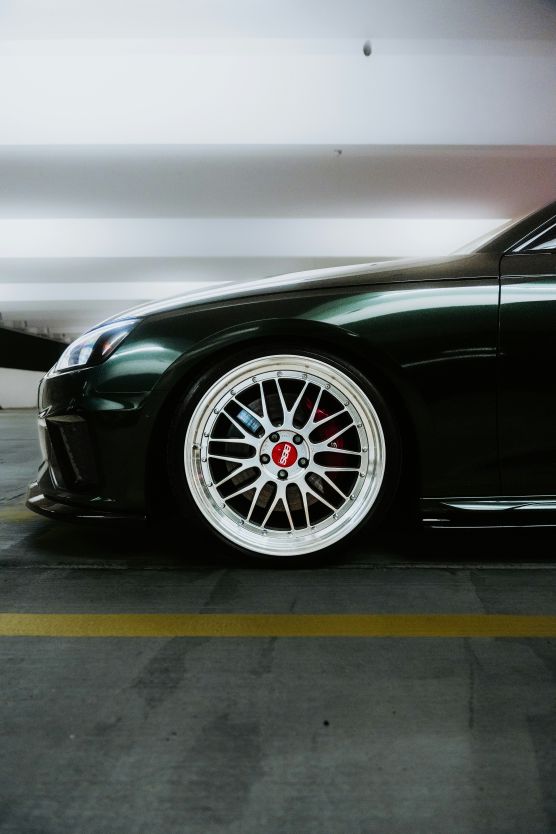 Alloy wheel refurbishment at Reid Works